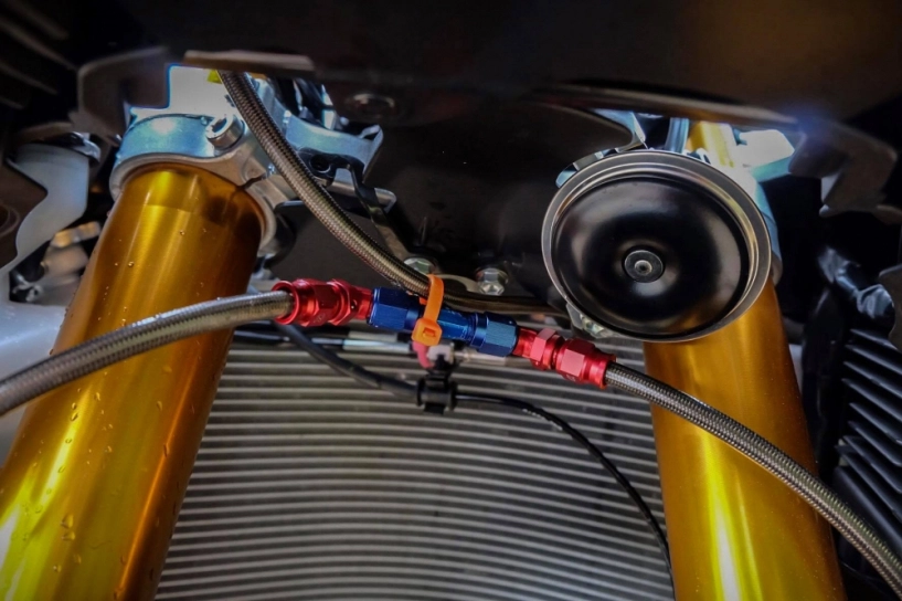 Yamaha r6 chú ngựa hoang biến chất đầy dũng mãnh - 5