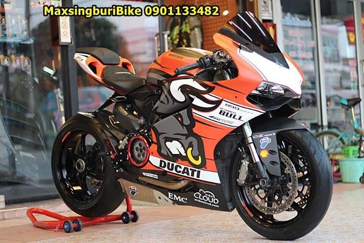 Ducati panigale 899 bản độ đậm chất chơi bên bộ cánh redbull - 6