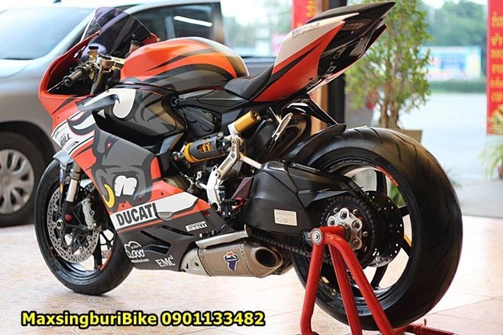 Ducati panigale 899 bản độ đậm chất chơi bên bộ cánh redbull - 10