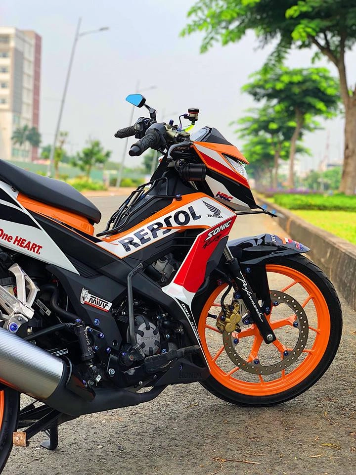 Honda sonic 150r độ đậm chất thể thao trong phiên bản repsol - 5