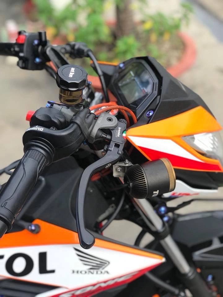 Sonic 150r độ kiểng đậm chất thể thao với phong cách repsol - 5