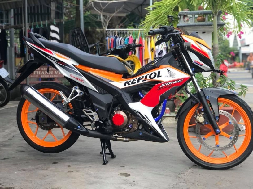 Sonic 150r độ kiểng đậm chất thể thao với phong cách repsol - 10