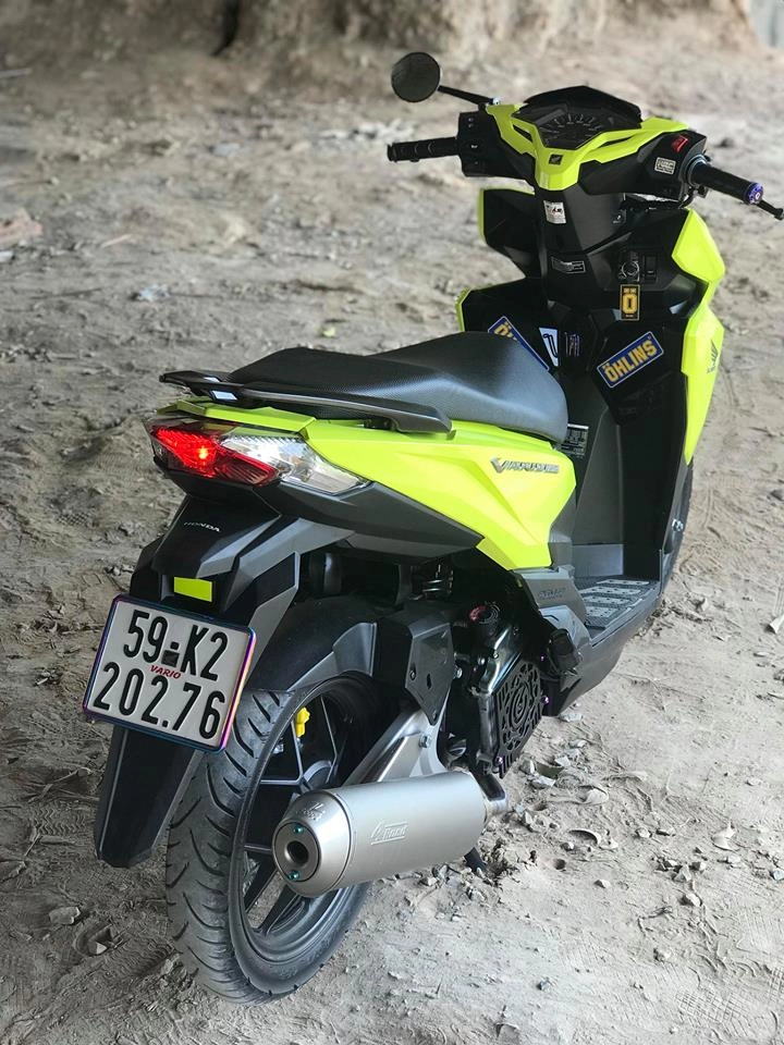 Vario 150 độ khoe dáng dưới gầm cầu hoang tàn - 3