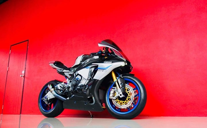 Yamaha r1m nâng cấp hoàn thiện với phụ kiện carbon fiber - 3