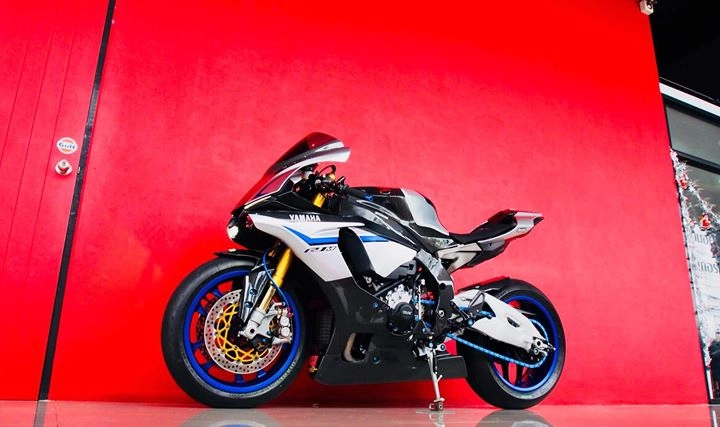 Yamaha r1m nâng cấp hoàn thiện với phụ kiện carbon fiber - 17