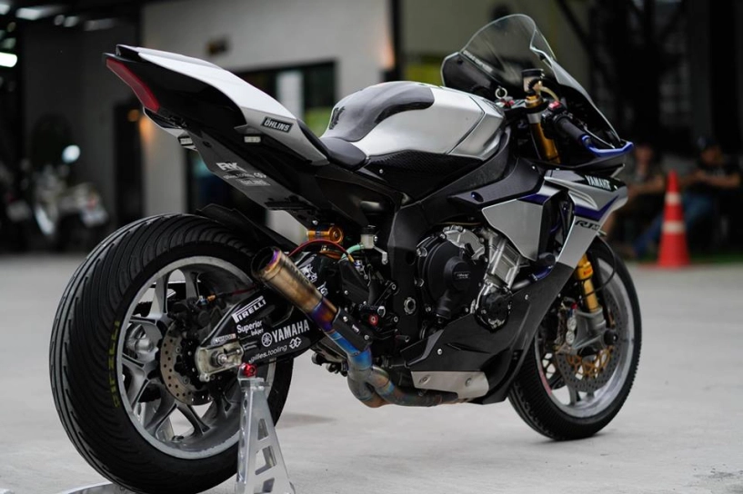 Yamaha r1m thay đổi nhẹ nhàng đầy nổi bật - 6
