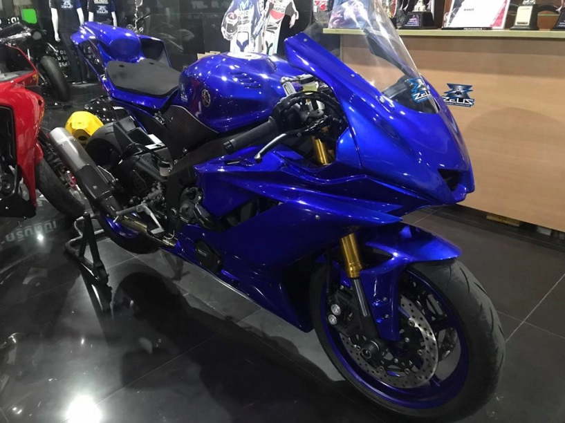 Yamaha r6 vẻ đẹp hiếu chiến qua hình thái áo đấu - 1