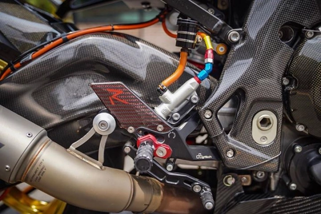Bmw s1000rr nổi bật với từng tình tiết thay đổi - 6