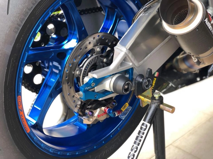 Bmw s1000rr xuất hiện gây choáng ngợp với cấu hình khủng - 10