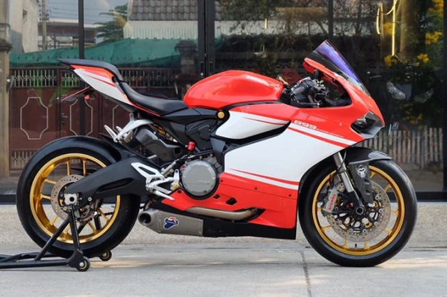 Ducati panigale 899 độ siêu ngầu và đầy hấp dẫn với phong cách superleggera - 3