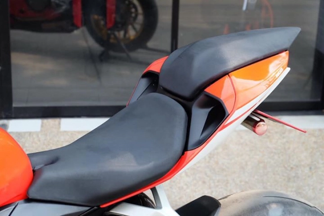 Ducati panigale 899 độ siêu ngầu và đầy hấp dẫn với phong cách superleggera - 6