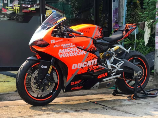 Ducati panigale 899 độ tươi rói trong tông màu cam neon đến từ tt bigbike design - 7