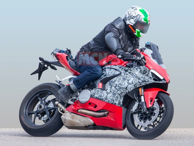 Ducati panigale 959 2020 mới lộ diện thử nghiệm tại châu âu - 3