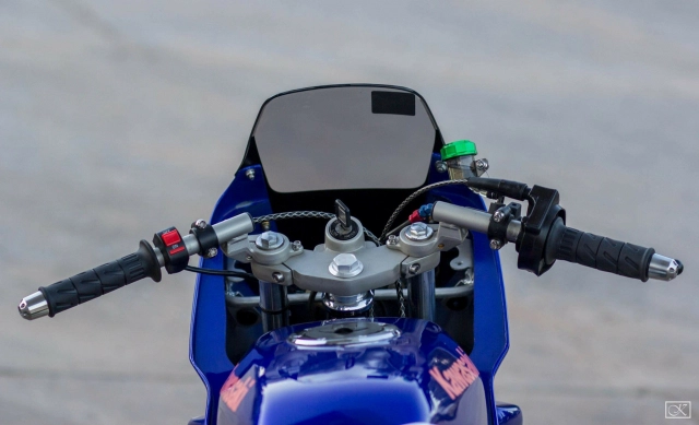 Kawasaki kips 150 độ ông vua 2 thì hồi sinh với dàn chân đầy ma mị - 1