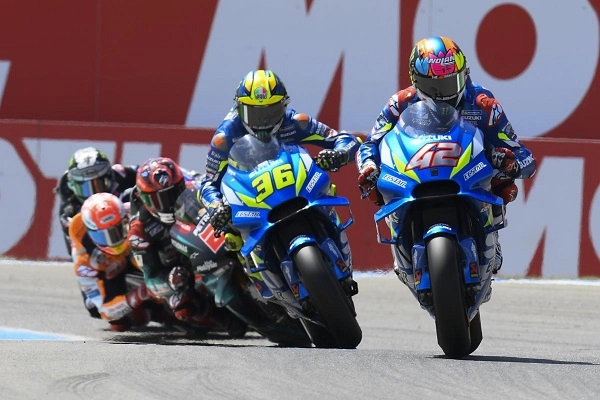 Vinales đánh bại marquez quartararo dành chiến thằng đầu tiên tại moto gp 2019 - 1