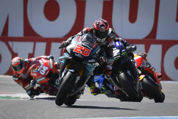 Vinales đánh bại marquez quartararo dành chiến thằng đầu tiên tại moto gp 2019 - 2