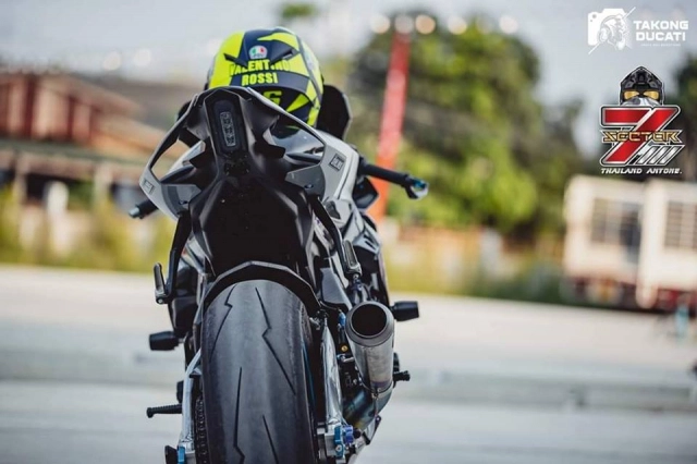 Yamaha r1m cực phẩm độ ấn tượng với dàn chân rotobox cao cấp - 6