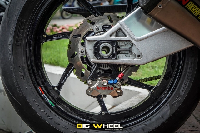 Bmw s1000rr độ siêu ấn tượng với phong cách hp4 - 5