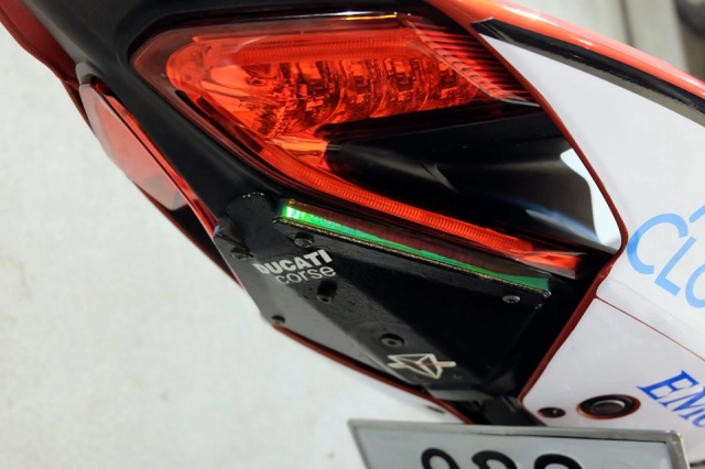 Ducati panigale 899 độ cực đỉnh đầy hấp dẫn với phong cách wsbk - 14
