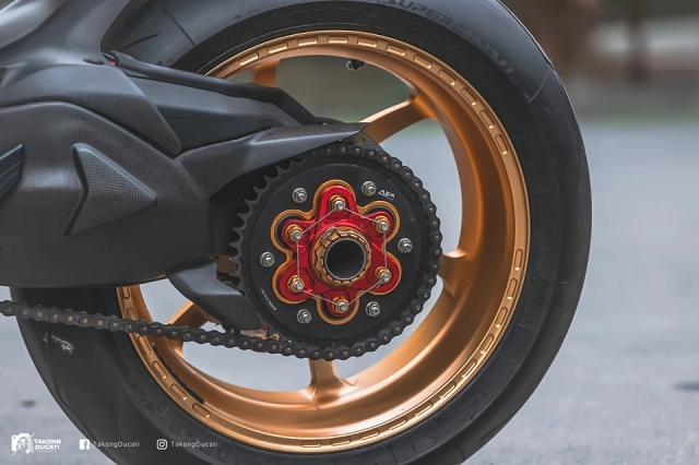 Ducati panigale 899 độ đỉnh điểm với công nghệ đồ chơi cao cấp - 13
