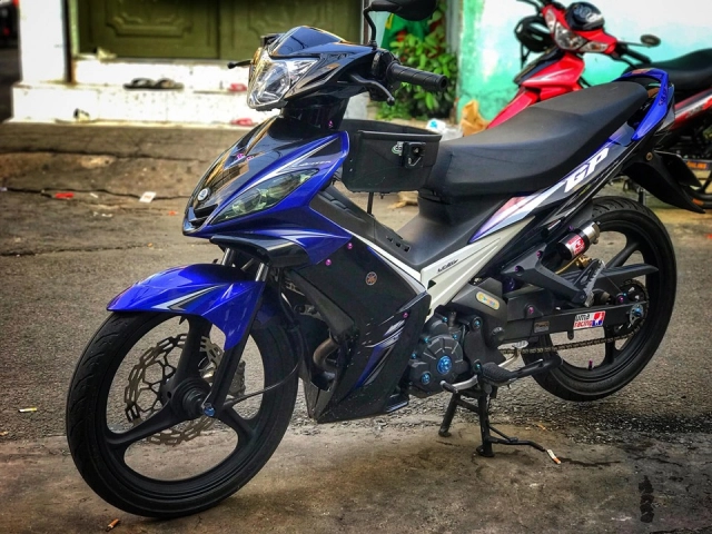 Exciter 135 độ đậm chất chơi với phong cách đi lùi thời đại - 1