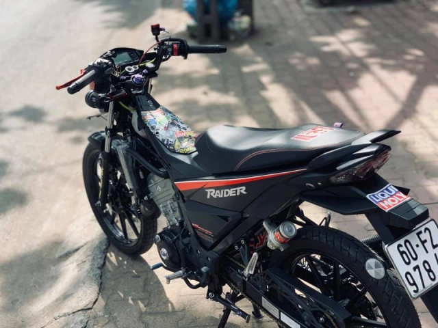 Raider 150 độ siêu bắt mắt với gói phụ kiện hàng hiệu - 8