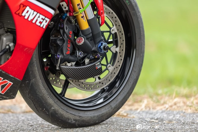 Suzuki gsx-r1000 độ thêm đôi cánh với diện mạo chuẩn phong cách đường đua - 9
