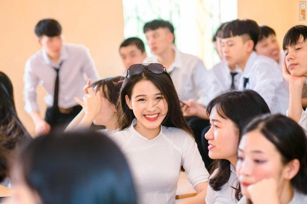 Hoa hậu đỗ thị hà gái quê chân lấm tay bùn giờ là mỹ nhân sang chảnh muôn váy áo - 12
