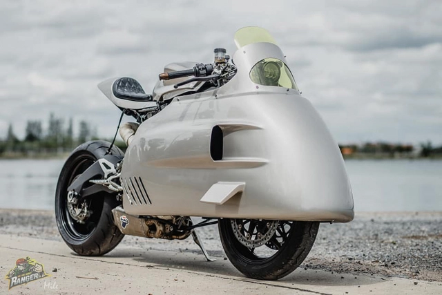 Ducati panigale 899 độ với kiểu dáng khoa học viễn tưởng thập niên 1950 - 3