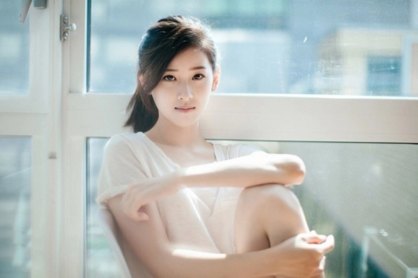 cô bé trà sữa đẹp tinh khôi trong ánh nắng - 1