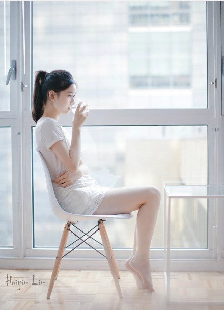 cô bé trà sữa đẹp tinh khôi trong ánh nắng - 4