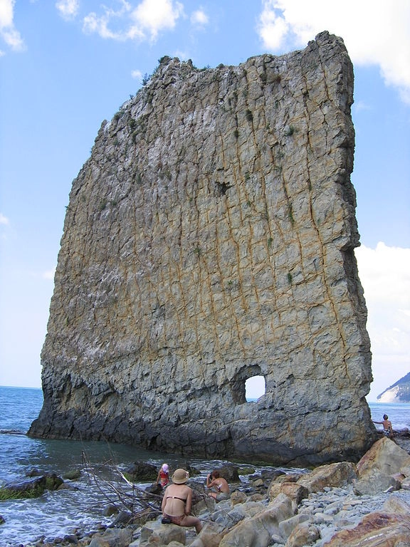 Khám phá 10 bãi biển có mỏm đá đẹp nhất thế giới - 5