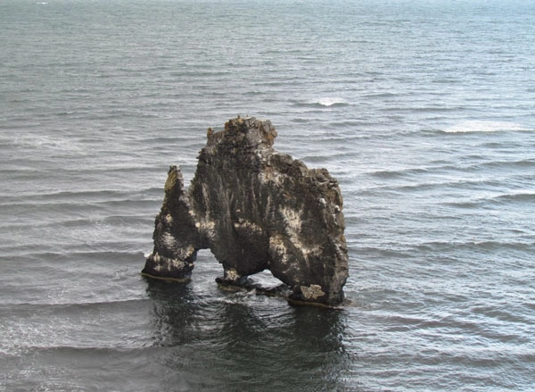 Khám phá 10 bãi biển có mỏm đá đẹp nhất thế giới - 9