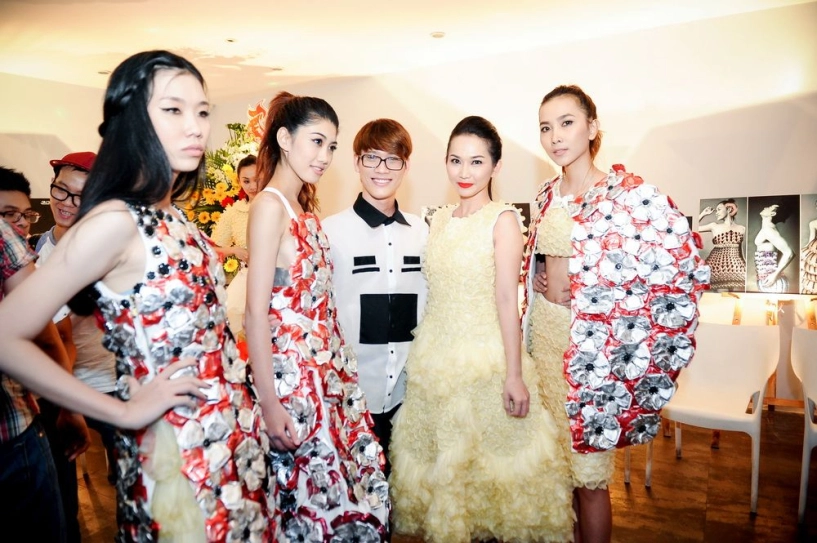 Kim hiền tự tin diễn thời trang với váy bao cao su - 14
