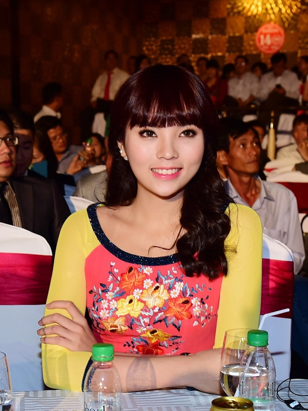 Hoa hậu Kỳ Duyên Mặc chỉ trích hoa hậu kỳ duyên trẻ trung với tóc mái ngố dự sự kiện - 3