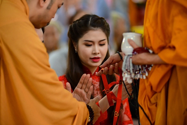 Vì sao thuỷ tiên tâm tít chọn làm lễ cưới ở chùa - 10