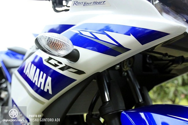 Cận cảnh yamaha r25 siêu môtô của dòng phân khối vừa - 24