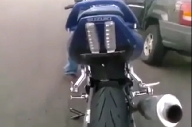 clip môtô có biển số bá đạo của biker tây - 2