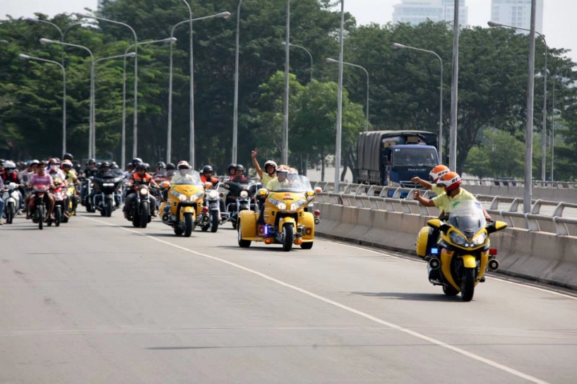 Đoàn motor diễu hành tại sài gòn trong ngày bế mạc bike week 2014 - 25