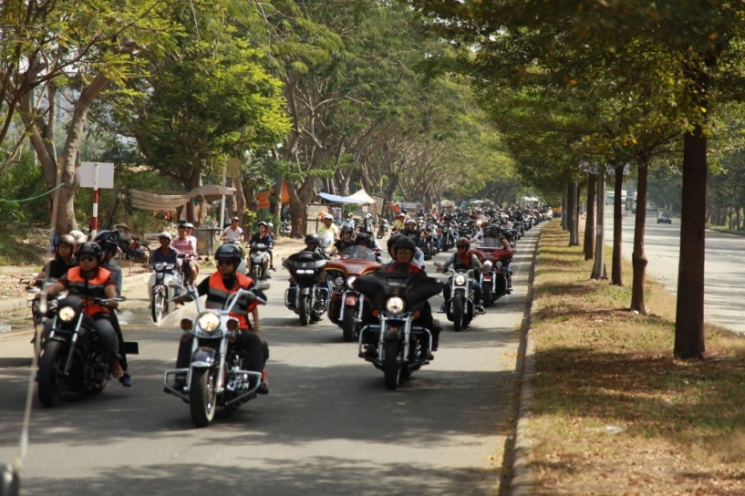 Đoàn motor diễu hành tại sài gòn trong ngày bế mạc bike week 2014 - 31