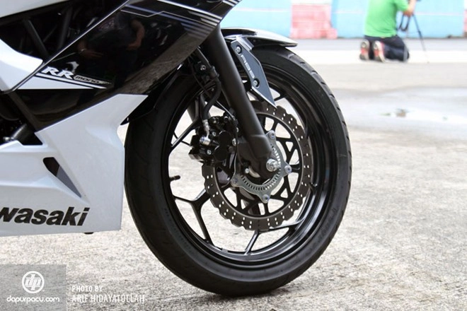 Kawasaki giới thiệu sportbike ninja rr mono 250cc - 6