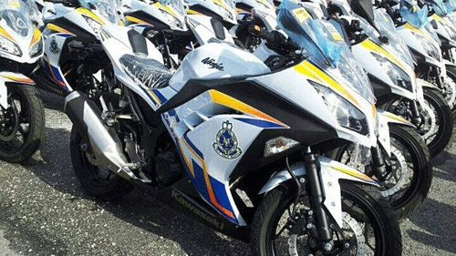 Kawasaki ninja 250r xe mô tô tuần tra của cảnh sát malaysia - 1