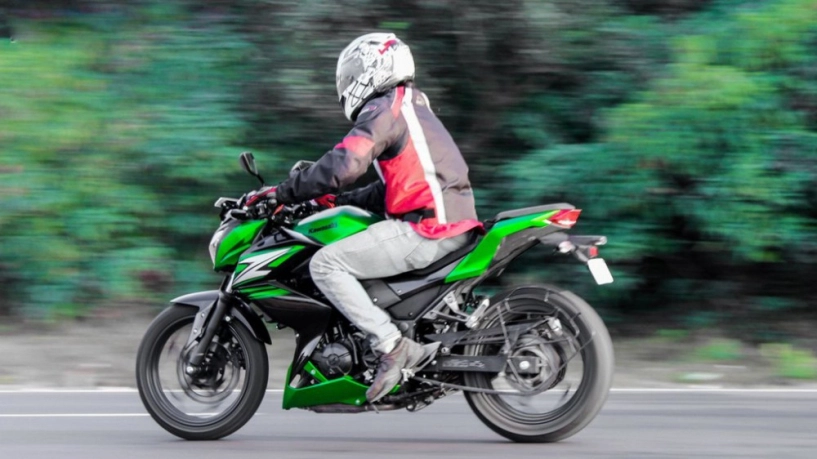 Kawasaki z250 mẫu nakedbike tầm trung đáng sở hữu - 2