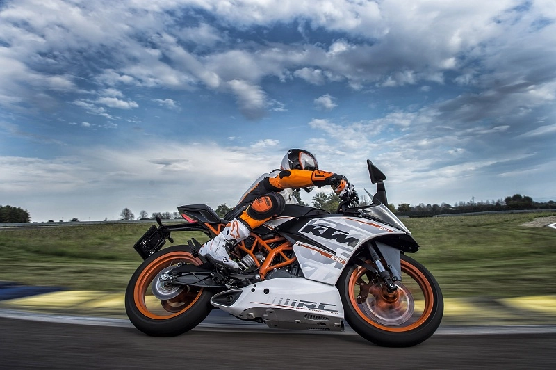 Ktm rc 390 2015 khiến mọi đối thủ trong phân khúc phải dè chừng - 2