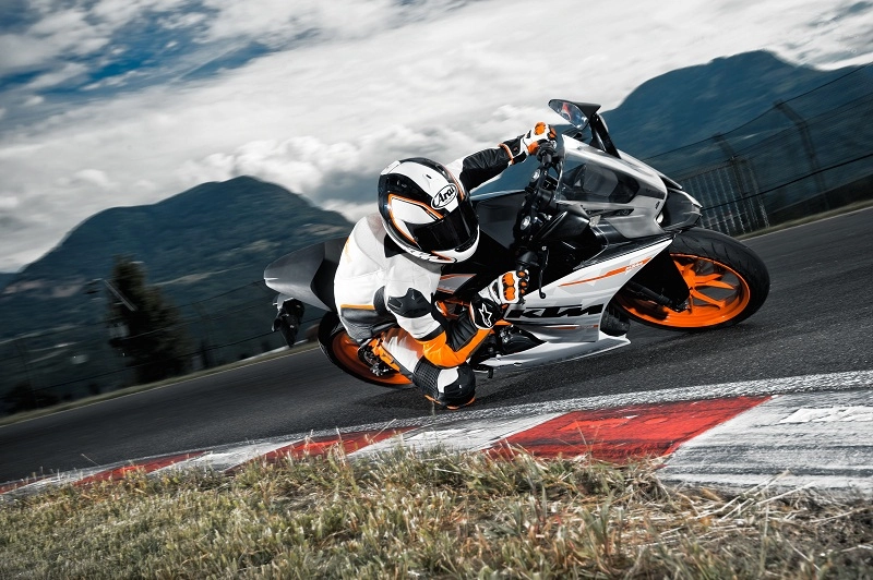 Ktm rc 390 2015 khiến mọi đối thủ trong phân khúc phải dè chừng - 4