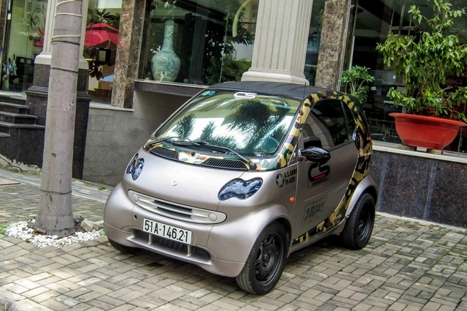 Smart fortwo độ họa tiết camo độc đáo ở sài gòn - 1