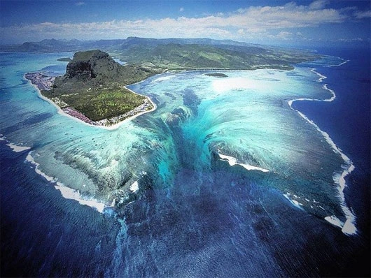 Vẻ đẹp kì diệu thác nước dưới biển tại đảo mauritius - 3