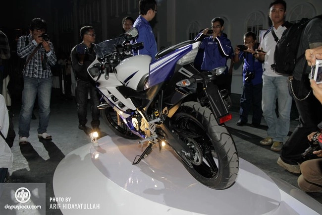Yamaha r15 20 2014 cực kì hút khách tại indonesia - 8