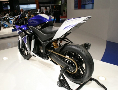 Yamaha r25 đẳng cấp với động cơ 2 xi lanh - 3