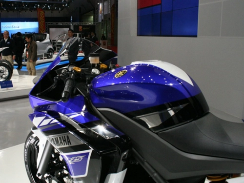 Yamaha r25 đẳng cấp với động cơ 2 xi lanh - 4